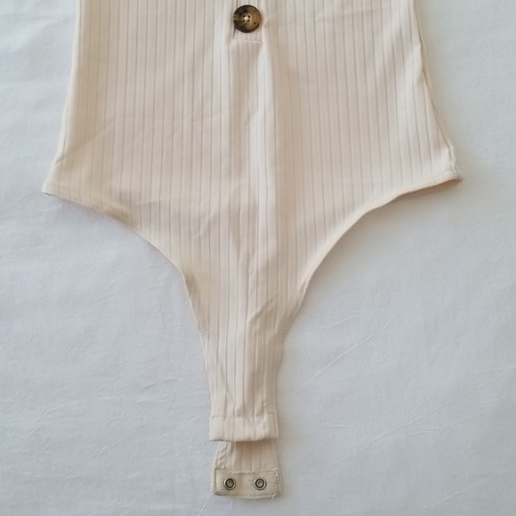 Cream bodysuit - Picture 2 of 3